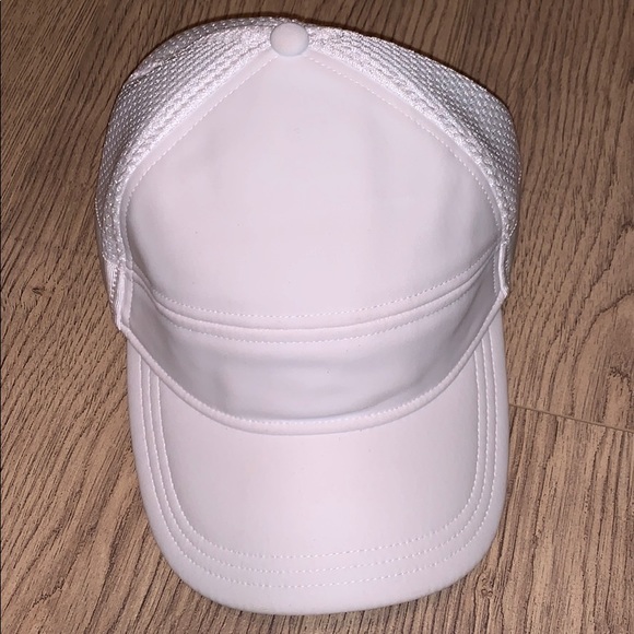 lululemon athletica Other - Lululemon gender neutral hat